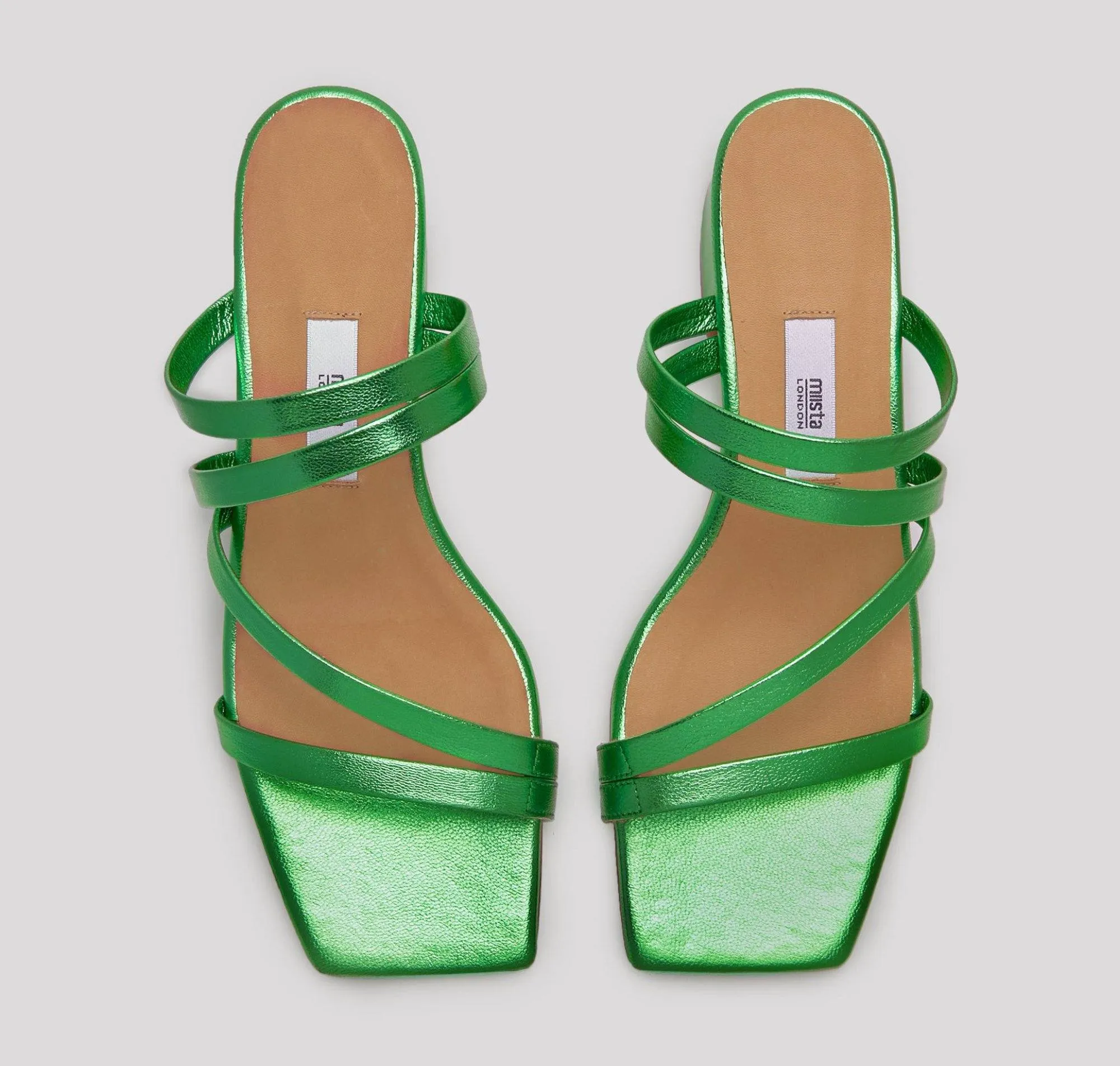 Leather strappy sandal with cushioned sole [Metallic Emerald]